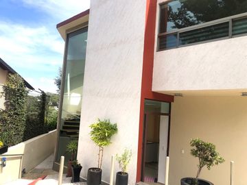 CASA EN VENTA, CONDADO DE SAYAVEDRA, VIGILANCIA Y JARDÍN.