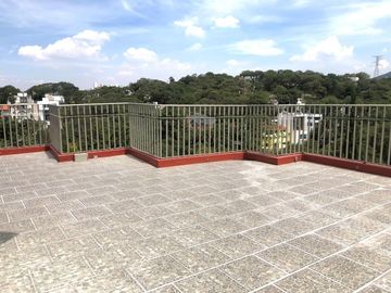 CASA EN VENTA, CONDADO DE SAYAVEDRA, VIGILANCIA Y JARDÍN.