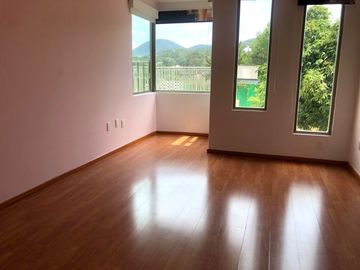 CASA EN VENTA, CONDADO DE SAYAVEDRA, VIGILANCIA Y JARDÍN.