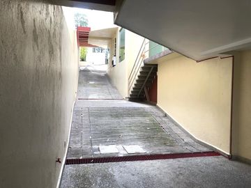 CASA EN VENTA, CONDADO DE SAYAVEDRA, VIGILANCIA Y JARDÍN.