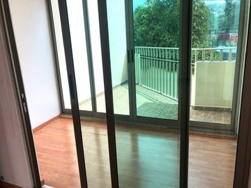CASA EN VENTA, CONDADO DE SAYAVEDRA, VIGILANCIA Y JARDÍN.