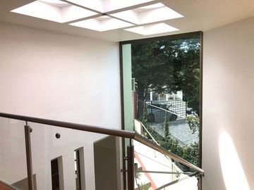 CASA EN VENTA, CONDADO DE SAYAVEDRA, VIGILANCIA Y JARDÍN.