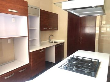 CASA EN VENTA, CONDADO DE SAYAVEDRA, VIGILANCIA Y JARDÍN.