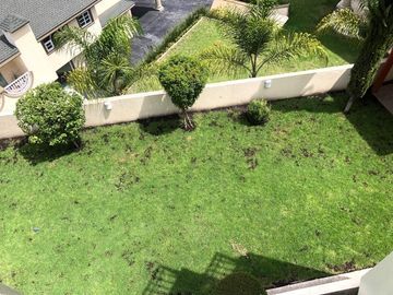 CASA EN VENTA, CONDADO DE SAYAVEDRA, VIGILANCIA Y JARDÍN.