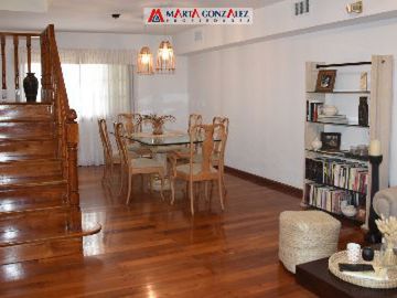 Casa  en Venta Villa Sarmiento / Moron (A120 3735)