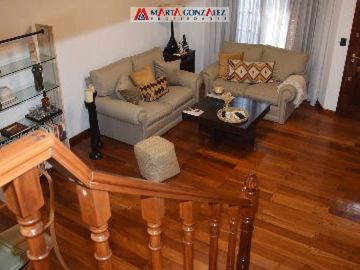 Casa  en Venta Villa Sarmiento / Moron (A120 3735)