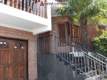 Casa  en Venta Villa Sarmiento / Moron (A120 3735)