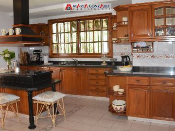 Casa  en Venta Villa Sarmiento / Moron (A120 3735)
