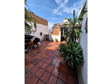 CASA EN VENTA EN EL POPULAR NORTE DE CALI