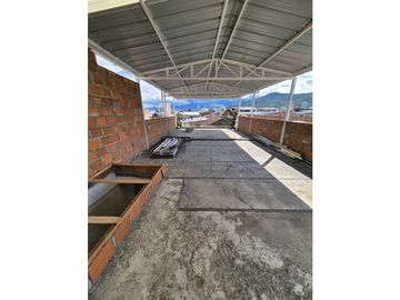 CASA EN VENTA EN EL POPULAR NORTE DE CALI