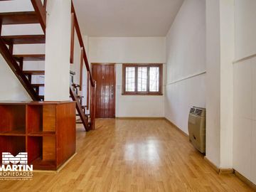 Casa en venta apta crédito. 5 amb con jardín y jardín de invierno en Olivos