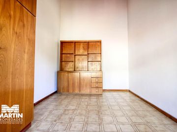 Casa en venta apta crédito. 5 amb con jardín y jardín de invierno en Olivos