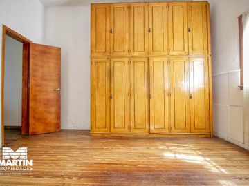 Casa en venta apta crédito. 5 amb con jardín y jardín de invierno en Olivos