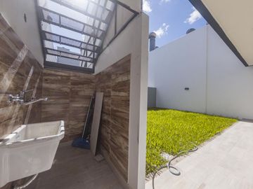 Depto 3 ambientes con amplio jardín (Santo Tome 4400)