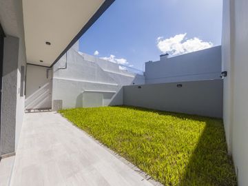 Depto 3 ambientes con amplio jardín (Santo Tome 4400)