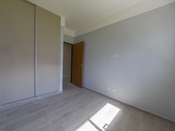 Depto 3 ambientes con amplio jardín (Santo Tome 4400)