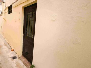 Departamento tipo ph de dos ambientes  con patio y terraza a la venta en Wilde