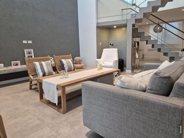 Moderna casa al Lago en Venta en Los Castaños - Nordelta