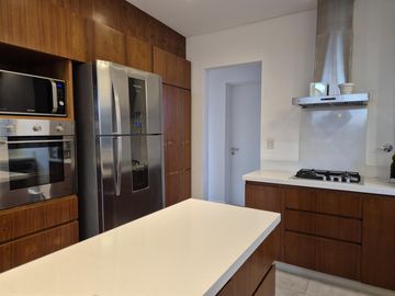 Moderna casa al Lago en Venta en Los Castaños - Nordelta