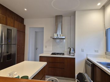 Moderna casa al Lago en Venta en Los Castaños - Nordelta