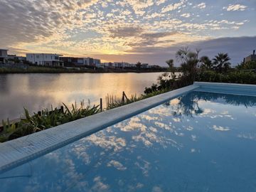 Moderna casa al Lago en Venta en Los Castaños - Nordelta