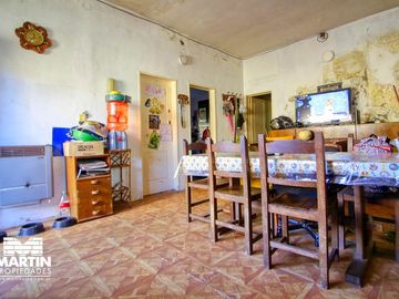 Casa en venta en Martinez 3 dormitorios /1 suite, jardín y cochera. Cerca Plaza.