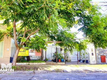 Casa en venta en Martinez 3 dormitorios /1 suite, jardín y cochera. Cerca Plaza.