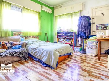 Casa en venta en Martinez 3 dormitorios /1 suite, jardín y cochera. Cerca Plaza.