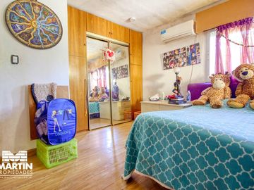 Casa en venta en Martinez 3 dormitorios /1 suite, jardín y cochera. Cerca Plaza.