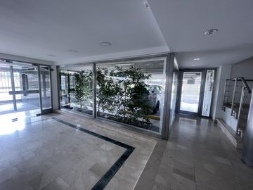 Oficina en alquiler a metros de Unicenter