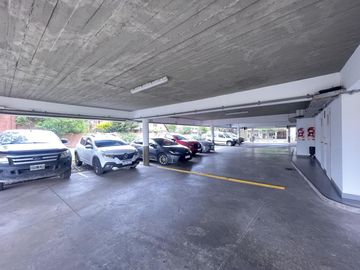 Oficina en alquiler a metros de Unicenter