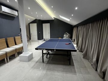 Magnifica propiedad en doble lote Saint Thomas Este-Oeste
