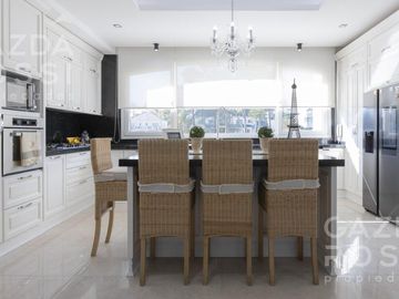 Magnifica propiedad en doble lote Saint Thomas Este-Oeste