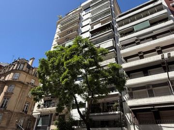 RECOLETA piso 3 ambientes con dependencia, piso alto, 205 m2-  A RECICLAR