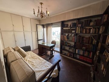 RECOLETA piso 3 ambientes con dependencia, piso alto, 205 m2-  A RECICLAR
