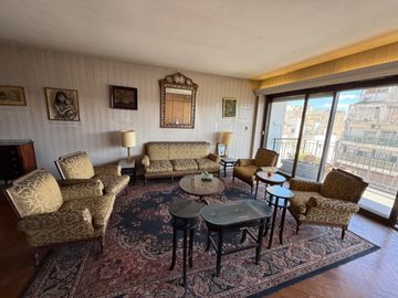 RECOLETA piso 3 ambientes con dependencia, piso alto, 205 m2-  A RECICLAR