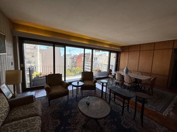 RECOLETA piso 3 ambientes con dependencia, piso alto, 205 m2-  A RECICLAR