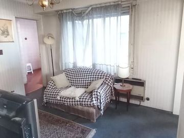 RECOLETA piso 3 ambientes con dependencia, piso alto, 205 m2-  A RECICLAR