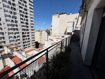 RECOLETA piso 3 ambientes con dependencia, piso alto, 205 m2-  A RECICLAR