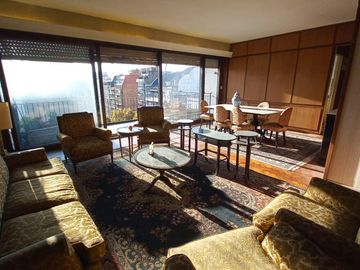 RECOLETA piso 3 ambientes con dependencia, piso alto, 205 m2-  A RECICLAR