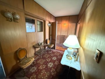 RECOLETA piso 3 ambientes con dependencia, piso alto, 205 m2-  A RECICLAR