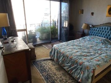 RECOLETA piso 3 ambientes con dependencia, piso alto, 205 m2-  A RECICLAR