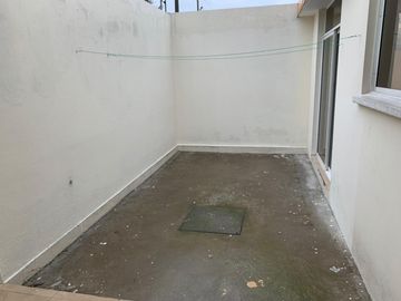 Venta de casa con piscina,142m2 construcción sector Alangasi