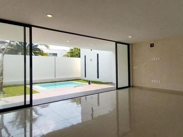 Casa en venta en el Norte de Mérida con piscina