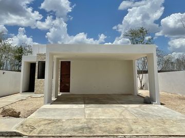 Venta de casa de una planta en Conkal dentro de privada