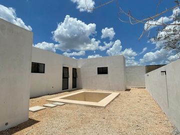 Venta de casa de una planta en Conkal dentro de privada