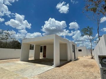 Venta de casa de una planta en Conkal dentro de privada