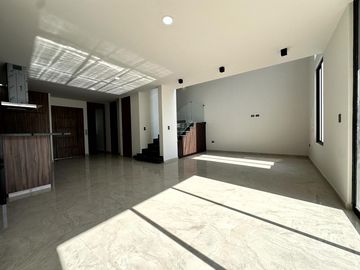 Casa en  venta con 4 recamaras en Parque Chiapas Lomas de Angelopolis Puebla