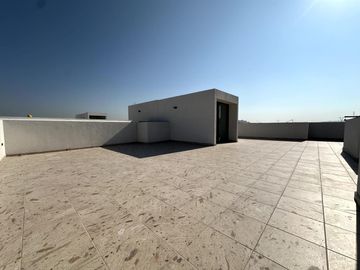 Casa en  venta con 4 recamaras en Parque Chiapas Lomas de Angelopolis Puebla