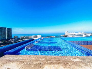 Departamento Amueblado en  Venta en Zoho Skies cerca a playa.